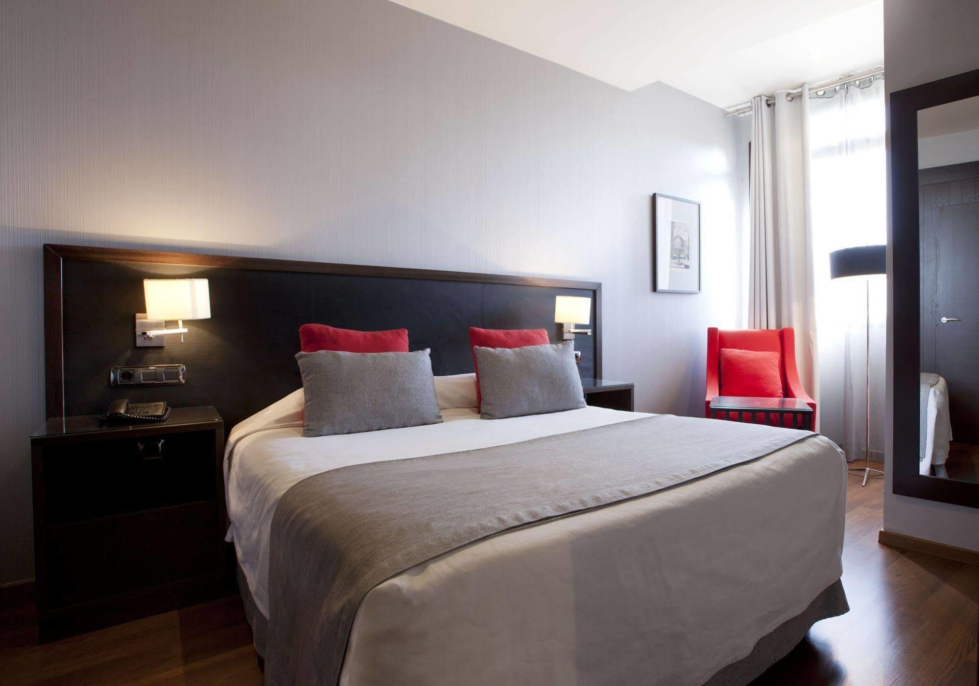 Suites Center Барселона Екстер'єр фото