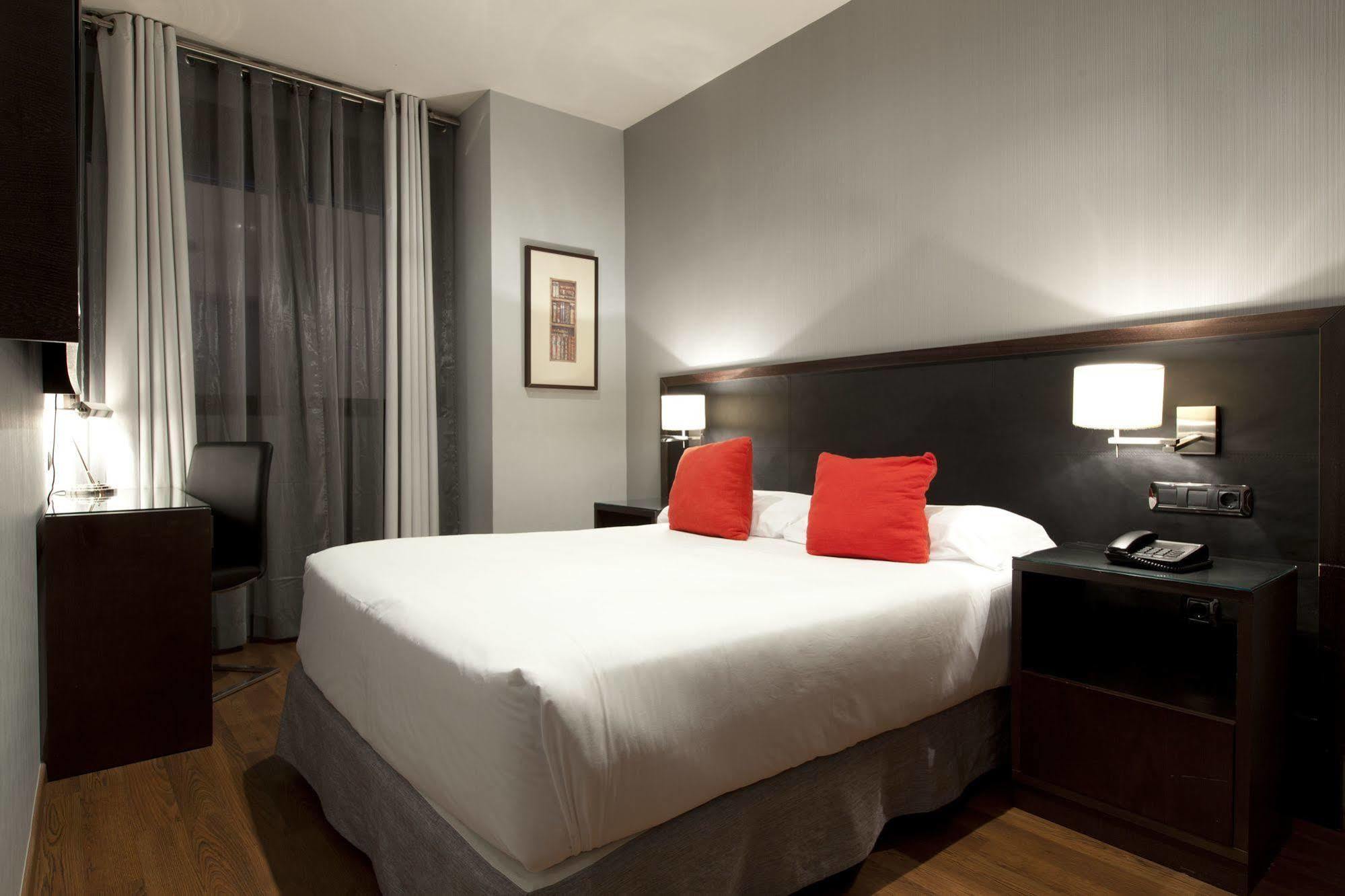 Suites Center Барселона Екстер'єр фото